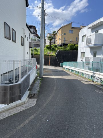 緑区長津田2丁目1期2工区新築戸建の前面道路含む現地写真