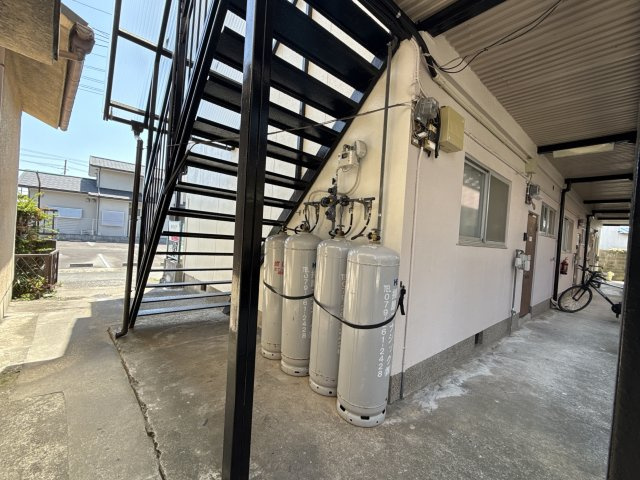 サバイブの駐車場