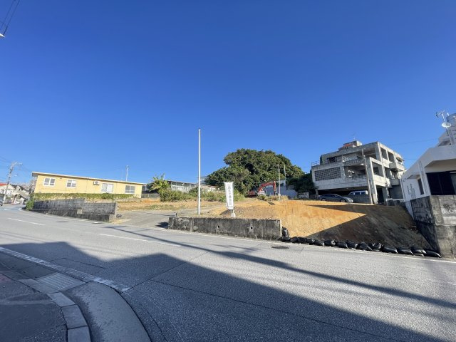北谷町浜川（全2区画）の前面道路含む現地写真|1区画：1億1730万円（138.7坪）2区画：9130万円（87.57坪）※一括購入:1億9800万円♪