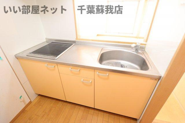 BAY SIDE COURT弐番館のキッチン|火を使わないIHコンロのシステムキッチンです！