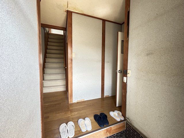 向原町下ノ浜中古戸建ての玄関