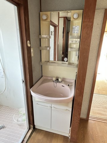 向原町下ノ浜中古戸建ての独立洗面台