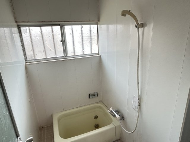 向原町下ノ浜中古戸建ての浴室