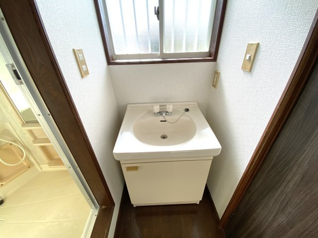 フルハウスNO.16の洗面所