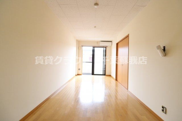 エターナIの居間・リビング|居間です