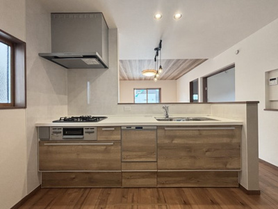 【キッチン】 | 【鳥山上町第1期　現地外観】
※令和6年12月時点