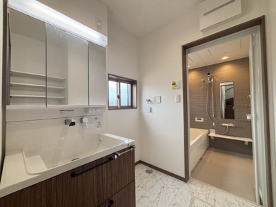 【脱衣所】 | 【鳥山上町第1期　現地外観】
※令和6年12月時点