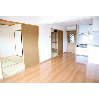 ハウベストマンショングリーンヒルの居間・リビング