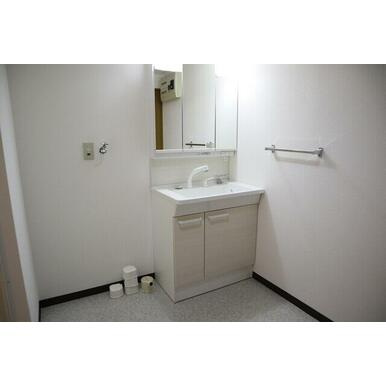 ハウベストマンショングリーンヒルの独立洗面台