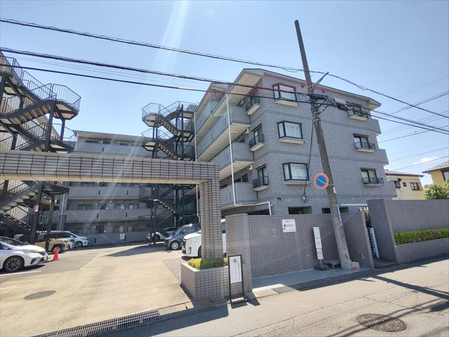 【外観】 | ワコーレ東松山 | 開放感のある角部屋です