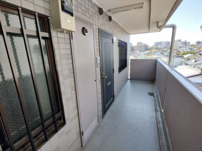 【玄関】 | ワコーレ東松山 | 落ち着いた雰囲気の玄関です