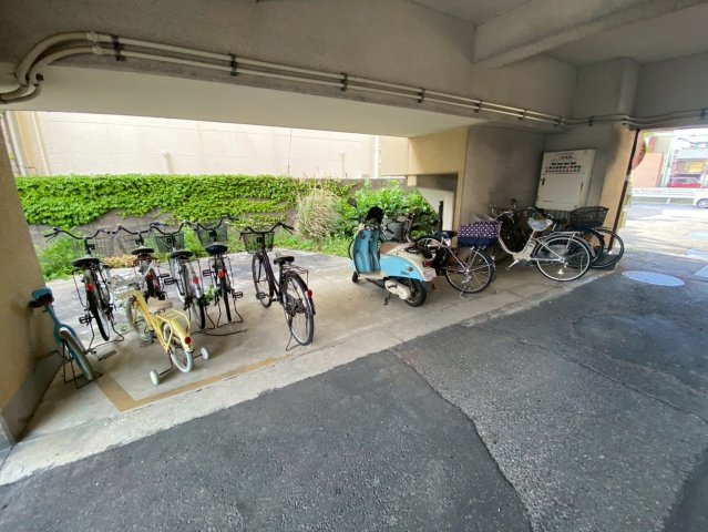 シティパレス瀬戸の駐輪場