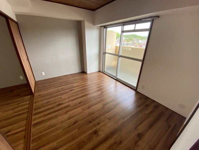 シティパレス瀬戸の洋室|きれいな洋室です