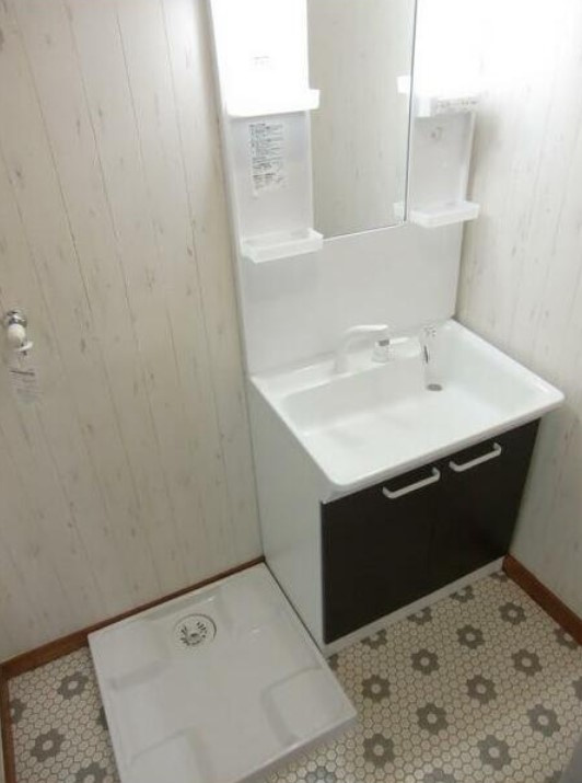 調布市上石原１丁目のテラスの洗面所