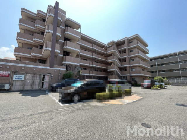 ベルフォート和泉の駐車場