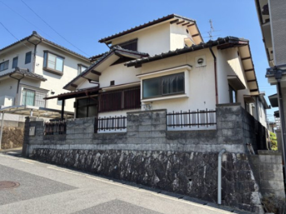 売土地　毘沙門台２丁目の前面道路含む現地写真