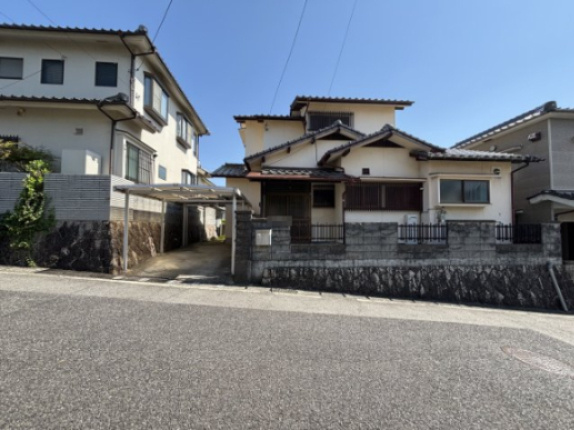 売土地　毘沙門台２丁目の前面道路含む現地写真