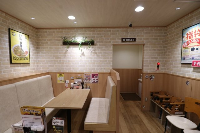 【内装】 | ヴィレッタ若松 | 明るい室内です