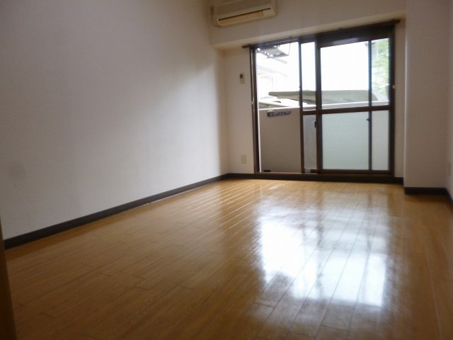 【洋室】 | APEX FLAT　R | 落ち着いた色調の洋室です（同物件別室写真です）