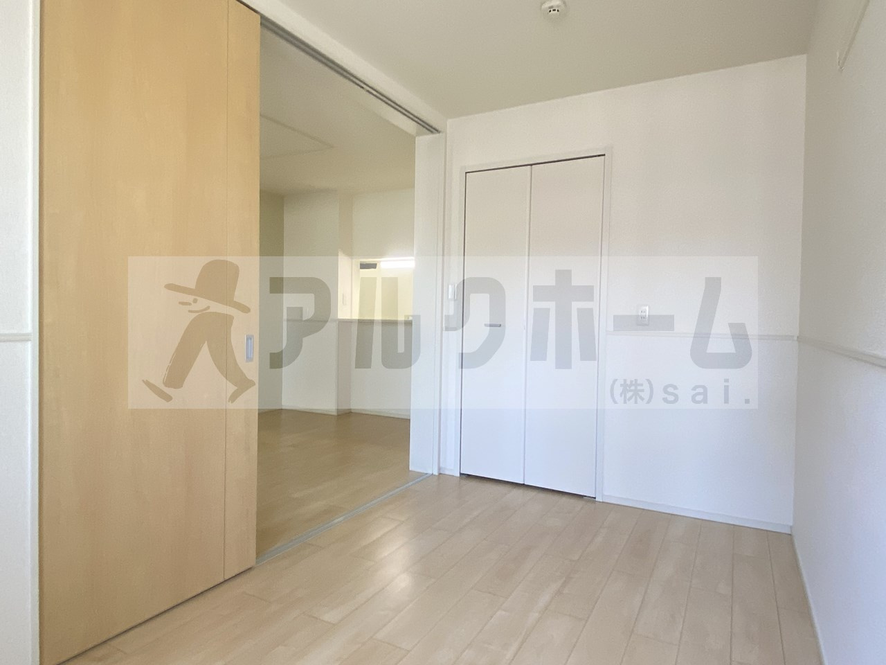 ジュネスアストルの洋室