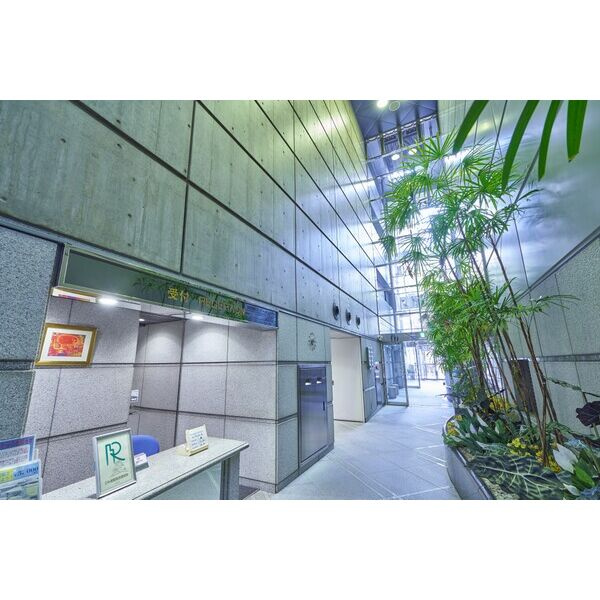 若杉センタービル本館のロビー|若杉センタービル本館