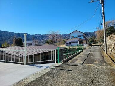 【前面道路含む現地写真】 | 伊東市宇佐美　戸建