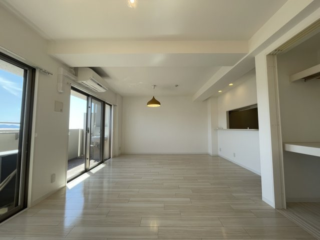 アルファスマート余戸の居間・リビング|南面バルコニーからの眺望