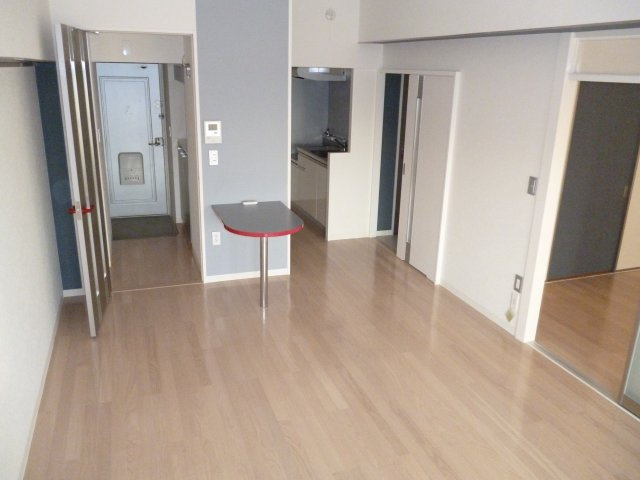 新長田駅前１ＬＤＫリニューアルＩの居間・リビング|ゆったり過ごせる居間です