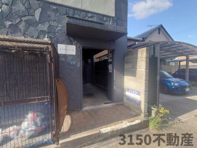 レジリエンス三里のエントランス