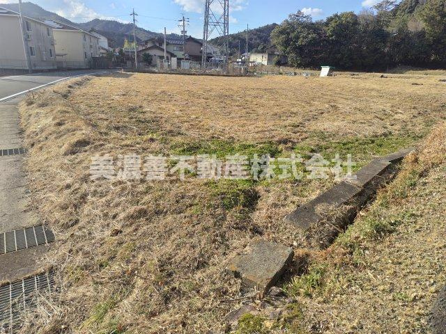 ６４８０２　岐阜市粟野西土地の外観