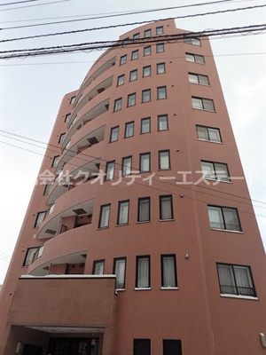 【外観】 | シェーンブルン宮の森 | タイル張りの豪華な外観です