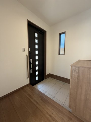 【完成予想図】 | 【2号棟　LDKイメージパース】
※画像は設計図面を基に作成したイメージです。