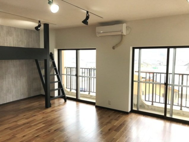 石川県金沢市　一棟売マンション　乙丸駅徒歩5分！の居間・リビング