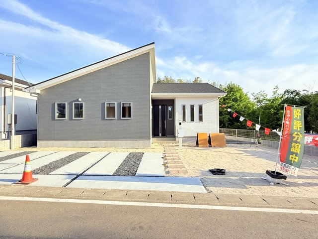 つくば市上里1期　新築戸建　1号棟の駐車場