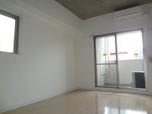 アドバンス三宮Ⅳルシールの居間・リビング