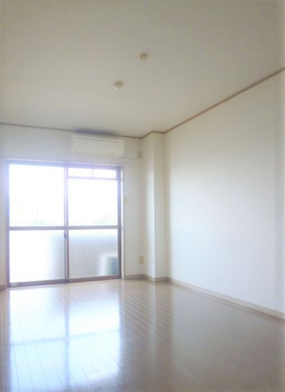 サンシャインコート東合川の居間・リビング|使いやすい居間です