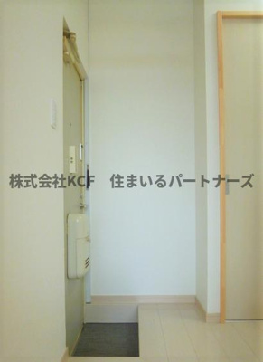 【玄関】 | アンジェ大学前 | 明るい玄関です