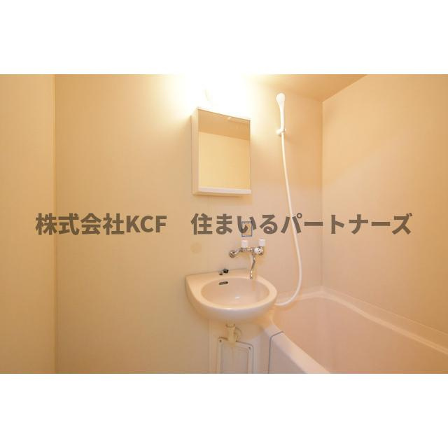 厚花ビルの洗面所|コンパクトで使いやすい洗面所