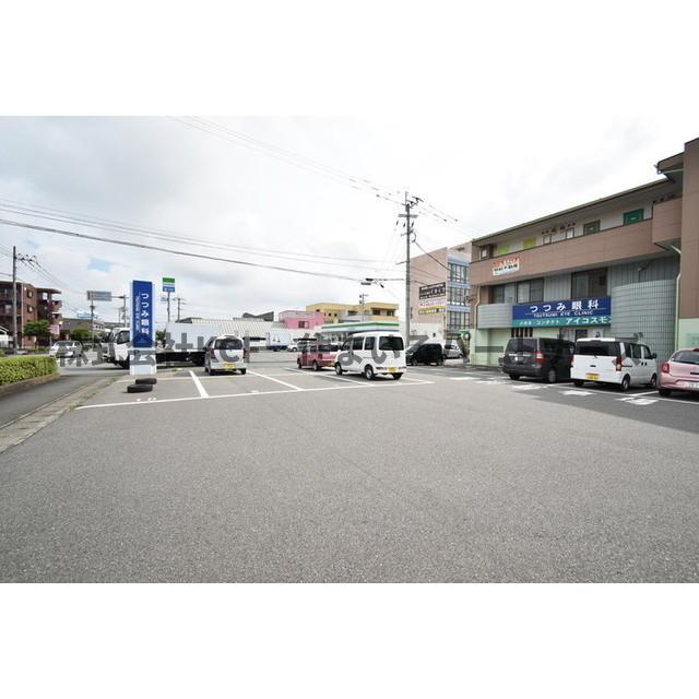 厚花ビルの駐車場|カースペースがあります