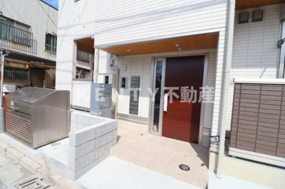 【エントランス】 | D-room小倉 | 清潔なエントランスです