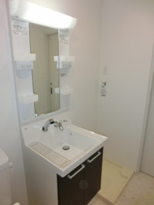 【独立洗面台】 | NEO　CREST | 独立洗面台、小物を置くことができて便利です