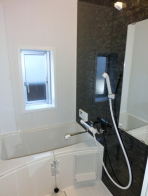 【浴室】 | NEO　CREST | 落ち着いた空間のお風呂です