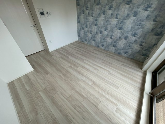 セレニテ難波プリエの洋室