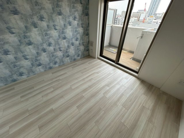 セレニテ難波プリエの洋室