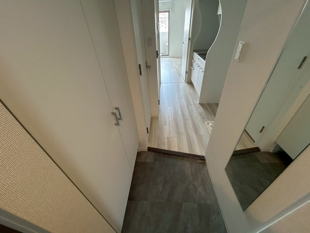 セレニテ難波プリエの玄関