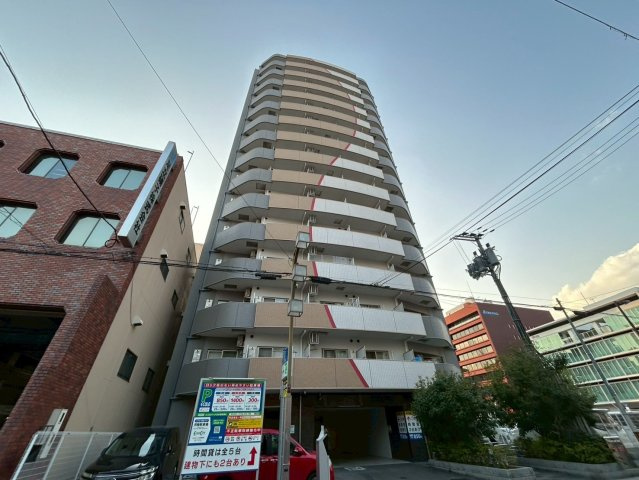 セレニテ難波プリエの外観