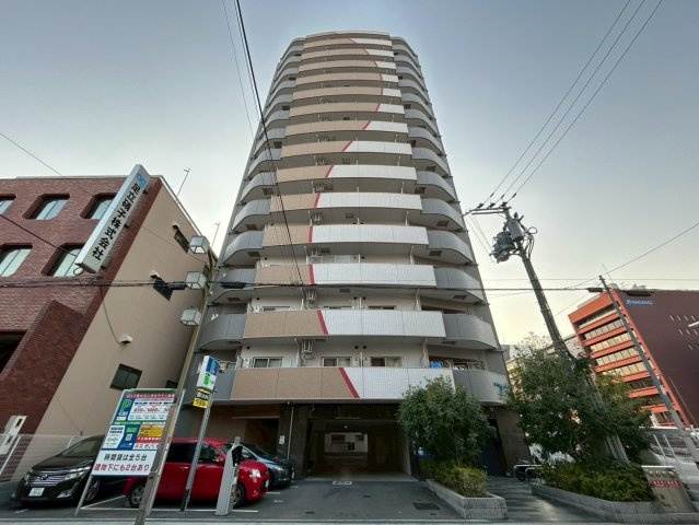 セレニテ難波プリエの外観