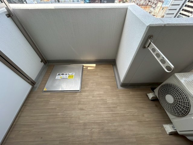 セレニテ難波プリエのバルコニー