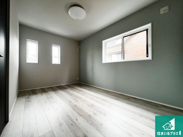 大阪府岸和田市南町　新築一戸建ての洋室|シンプルな洋室は、自分好みのインテリアが楽しめます♪ご家族とインテリアや家具を選びに行くのは新築購入時の醍醐味の一つです。ぜひお楽しみください♪