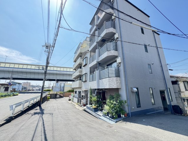 ロイヤルコート神戸摩耶の外観